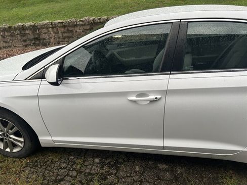 Used 2017 Hyundai Sonata SE FWD image 22