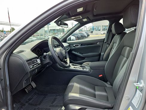 Used 2025 Honda Civic Sport image 13