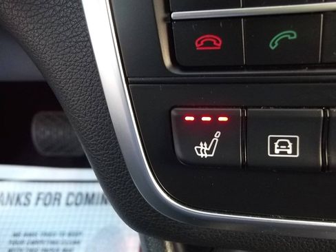 Used 2016 Mercedes-Benz GLA 250 4MATIC image 25