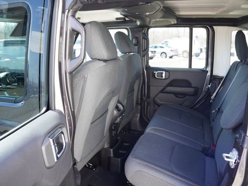 Certified 2025 Jeep Wrangler Sahara 4xe w/ Safety Group image 17