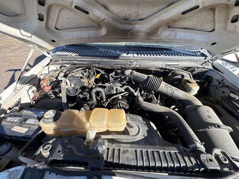 Used 2003 Ford F350 XL image 19