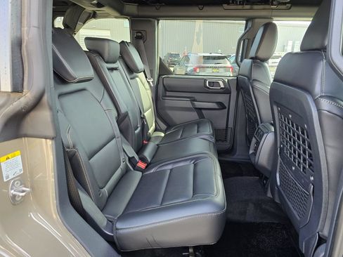 New 2026 Ford Bronco Badlands AWD/4WD image 13