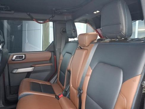 Used 2023 Ford Bronco Outer Banks w/ Sasquatch Package image 28