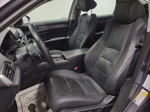Used 2019 Honda Accord Touring image 13