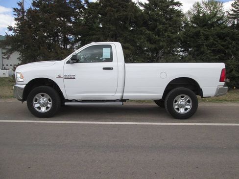 Used 2017 RAM 3500 Tradesman w/ Chrome Appearance Group AWD/4WD image 12