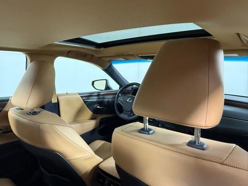 Certified 2025 Lexus ES 300h w/ Premium Package image 30