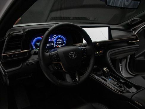 Used 2025 Toyota Crown Signia image 27