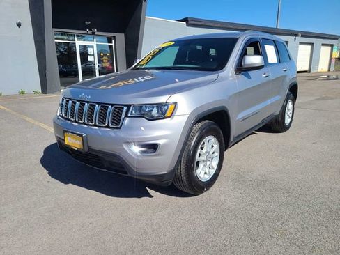 Used 2018 Jeep Grand Cherokee Laredo AWD/4WD image 1