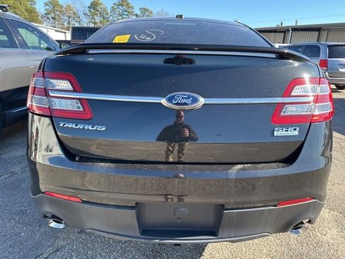 Used 2013 Ford Taurus SHO image 5