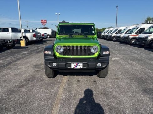 Used 2025 Jeep Wrangler Unlimited Sport AWD/4WD image 3