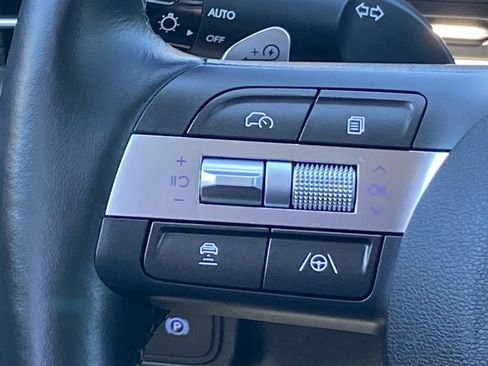Used 2024 Hyundai Kona Limited FWD image 7