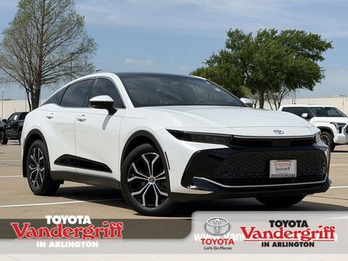 Used 2024 Toyota Crown Limited image 1