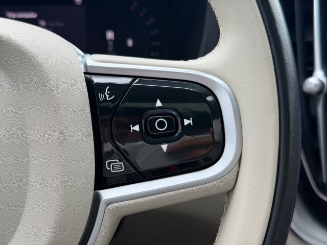 Used 2023 Volvo XC60 B5 Core w/ Climate Package FWD image 29