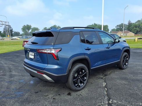 New 2026 Chevrolet Equinox LT w/ Midnight Edition FWD image 3