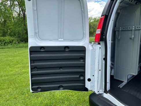 New 2025 Chevrolet Express 3500 w/ Driver Convenience Package image 24
