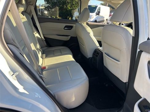 Used 2021 Nissan Rogue SL image 22