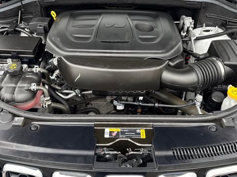 Used 2022 Jeep Grand Cherokee Limited image 24