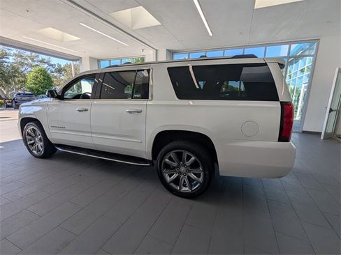 Certified 2019 Chevrolet Suburban Premier image 10