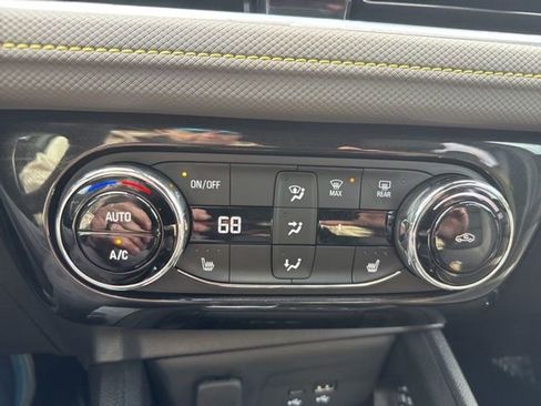 Used 2025 Chevrolet TrailBlazer ACTIV w/ Convenience Package image 17