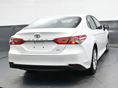 Used 2018 Toyota Camry LE FWD image 4