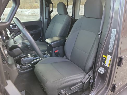 Used 2021 Jeep Wrangler Unlimited Sport image 14