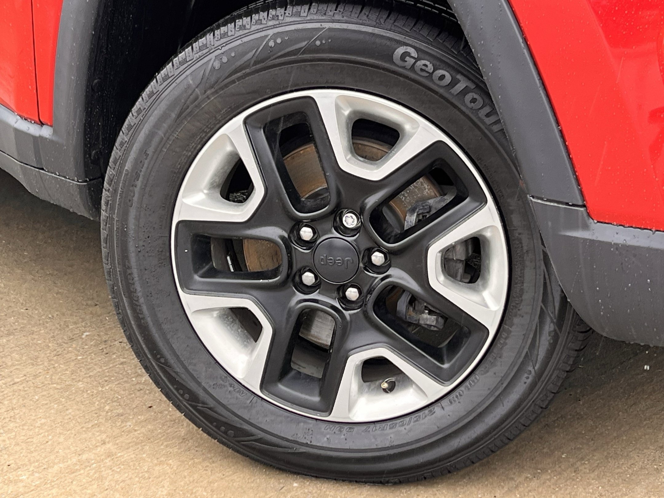 Used 2018 Jeep Compass Trailhawk w/ Leather Interior Group AWD/4WD image 11