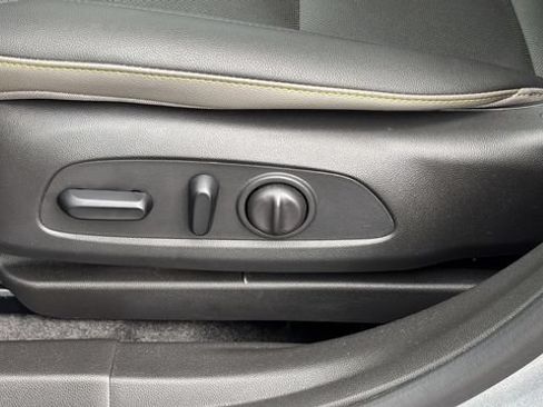 Used 2025 Chevrolet Trax ACTIV w/ Sunroof Package FWD image 20