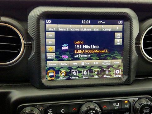 Used 2023 Jeep Wrangler Unlimited Sahara w/ Cold Weather Group AWD/4WD image 18