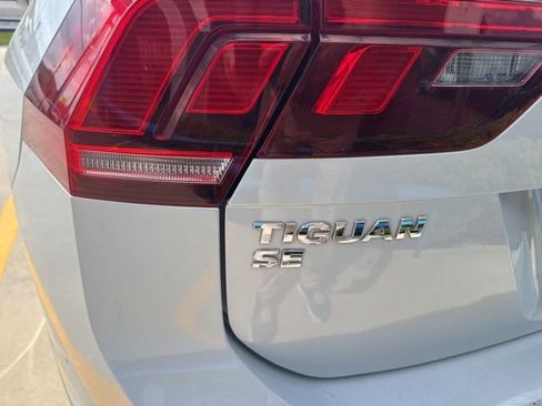 Used 2018 Volkswagen Tiguan SE image 16