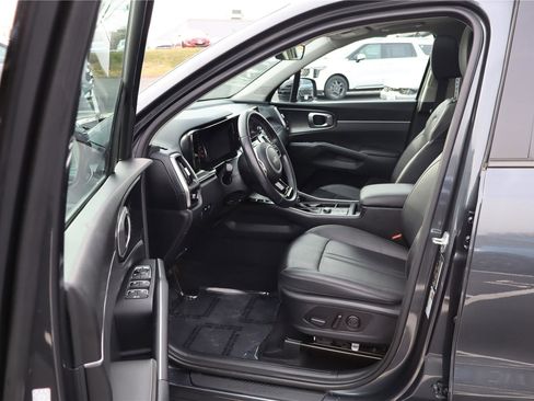 Certified 2023 Kia Sorento S w/ Panoramic Sunroof Package image 15