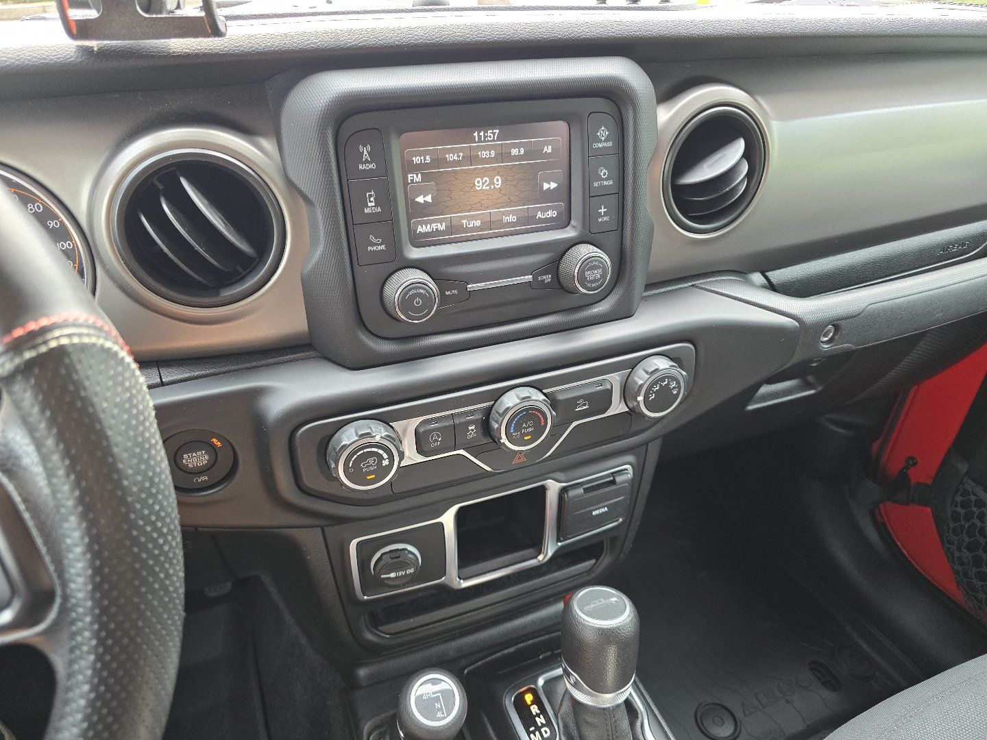 Used 2021 Jeep Gladiator Sport AWD/4WD image 36