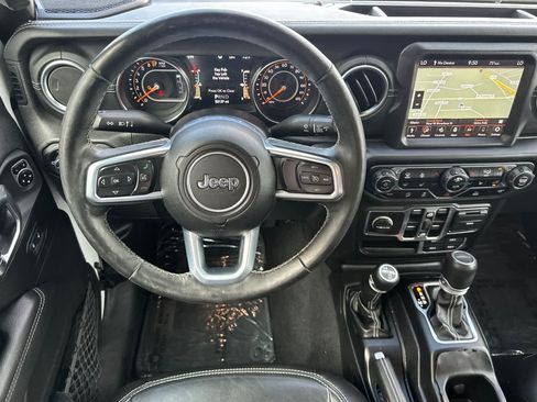 Used 2020 Jeep Gladiator Overland AWD/4WD image 14
