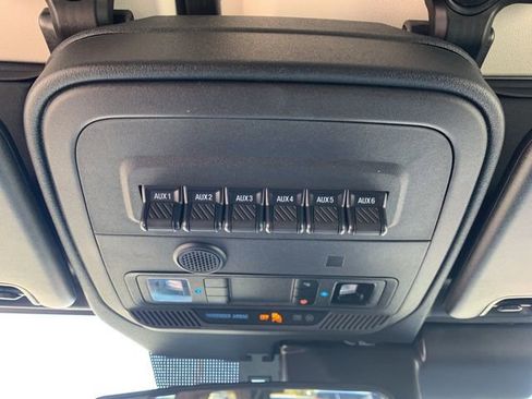 Certified 2025 Ford Bronco Big Bend w/ Black Diamond Package image 39