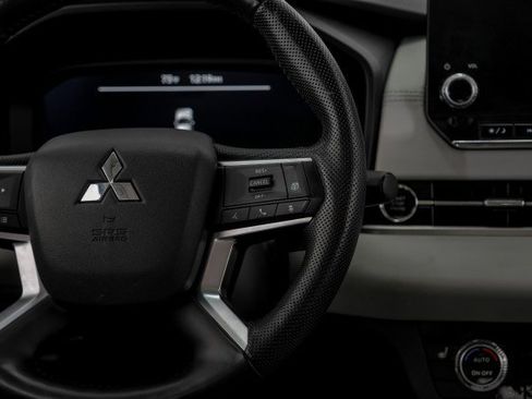 Used 2023 Mitsubishi Outlander SEL Black Edition image 16