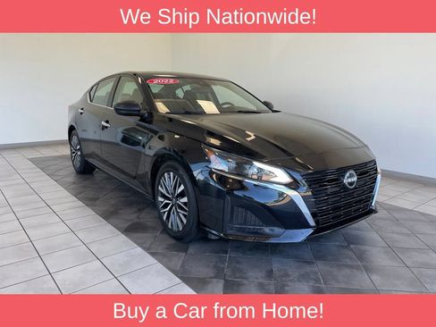 Used 2024 Nissan Altima 2.5 SV FWD image 1