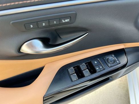 Certified 2023 Lexus ES 350 w/ Premium Package image 11
