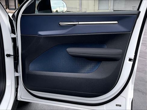 New 2026 Volvo EX30 Cross Country Ultra w/ Protection Package Premier image 30