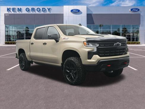 Used 2022 Chevrolet Silverado 1500 LT Trail Boss w/ Convenience Package II AWD/4WD image 1