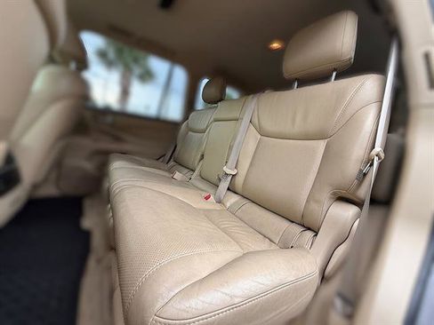 Used 2011 Lexus LX 570 4WD w/ Luxury Pkg image 12