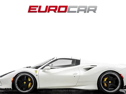 Used 2022 Ferrari F8 Tributo RWD image 3