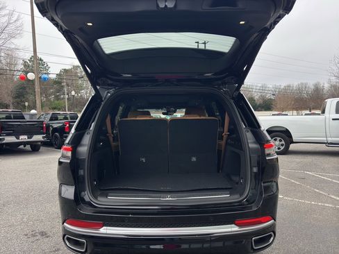 Used 2022 Jeep Grand Cherokee L Summit w/ Luxury Tech Group V image 9