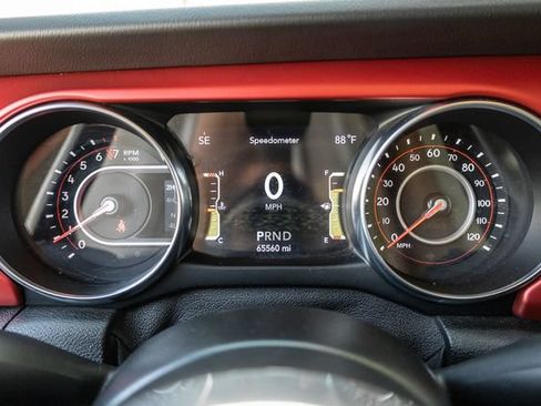 Used 2021 Jeep Wrangler Unlimited Rubicon w/ LED Lighting Group AWD/4WD image 12