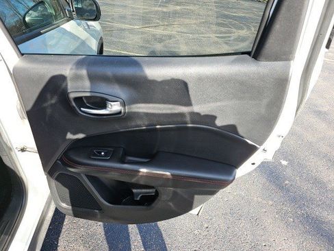 Used 2019 Jeep Compass Trailhawk image 17