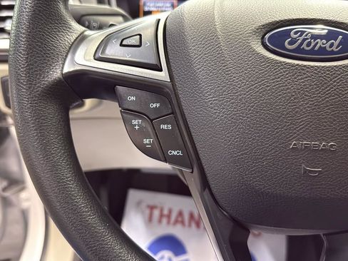 Used 2019 Ford Fusion SE image 17