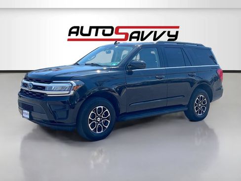 Used 2024 Ford Expedition XLT AWD/4WD image 3
