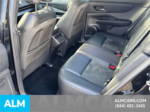 Used 2023 Nissan Ariya AWD image 25