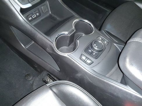 Used 2024 GMC Terrain SLT FWD image 26