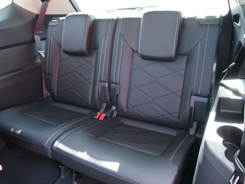 Certified 2026 Volkswagen Atlas SE FWD image 29