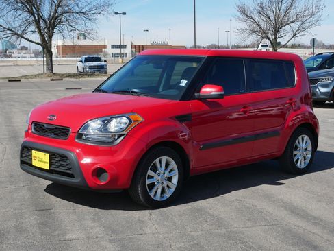 Used 2013 Kia Soul + image 2