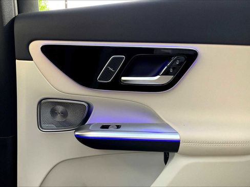 Certified 2025 Mercedes-Benz GLC 300 4MATIC image 23